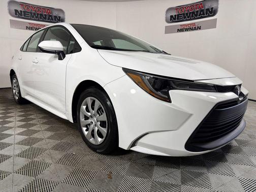 Ice Cap 2024 Toyota Corolla LE
