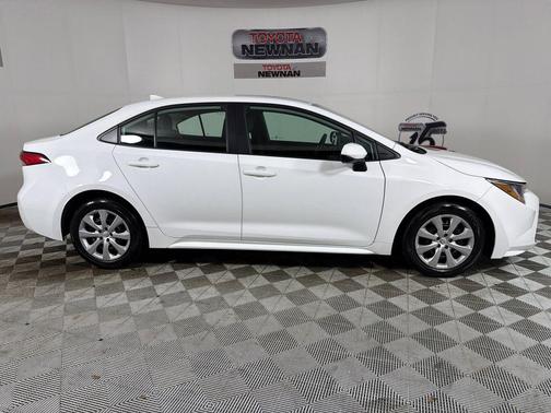 Ice Cap 2024 Toyota Corolla LE