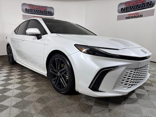 Wind Chill Pearl 2025 Toyota Camry XSE