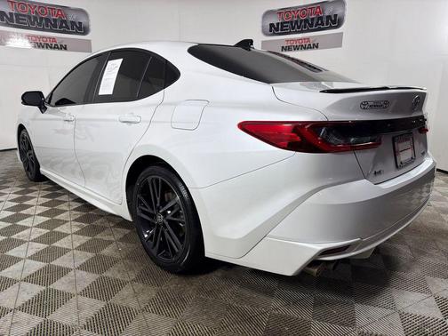 Wind Chill Pearl 2025 Toyota Camry XSE