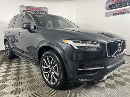 2017 Volvo XC90 T6 Momentum