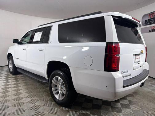 Summit White 2019 Chevrolet Suburban LT