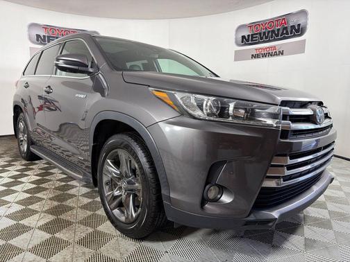 Predawn Gray Mica 2017 Toyota Highlander Hybrid Platinum