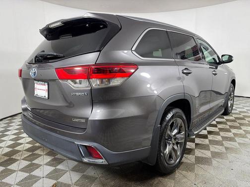 Predawn Gray Mica 2017 Toyota Highlander Hybrid Platinum