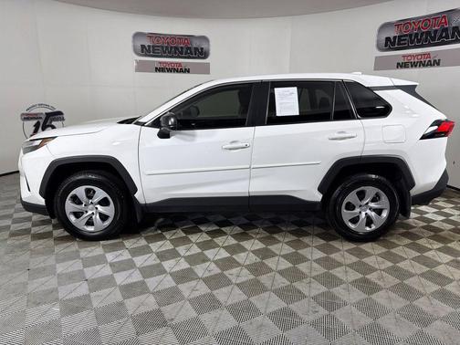 Ice Cap 2023 Toyota RAV4 LE