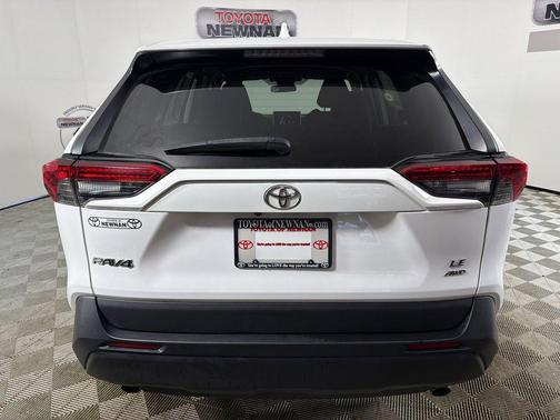 Ice Cap 2023 Toyota RAV4 LE