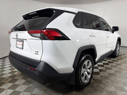 Ice Cap 2023 Toyota RAV4 LE