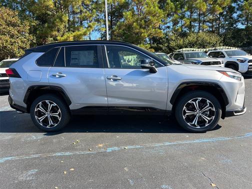2025 Toyota RAV4 Hybrid SE