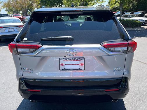 2025 Toyota RAV4 Hybrid SE