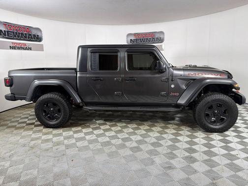 Granite Crystal Metallic Clearcoat 2023 Jeep Gladiator Mojave 4x4