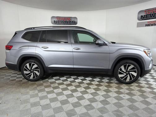 2024 Volkswagen Atlas 2.0T SE w/Technology 4MOTION