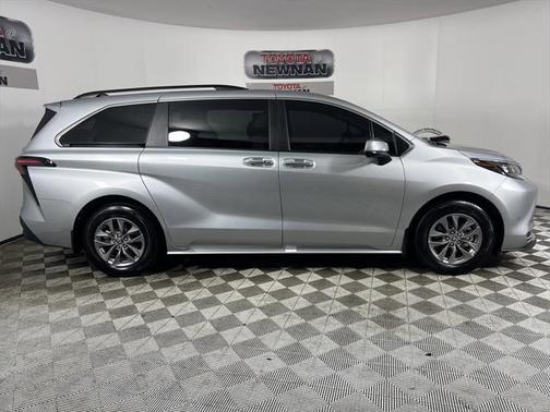 2024 Toyota Sienna XLE 7 Passenger