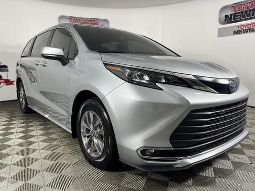 2024 Toyota Sienna XLE 7 Passenger