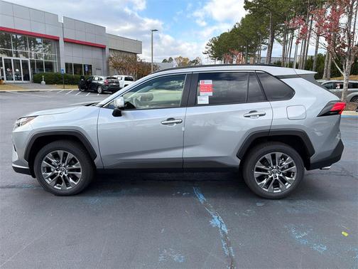 2025 Toyota RAV4 XLE Premium