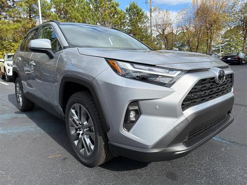 2025 Toyota RAV4 XLE Premium