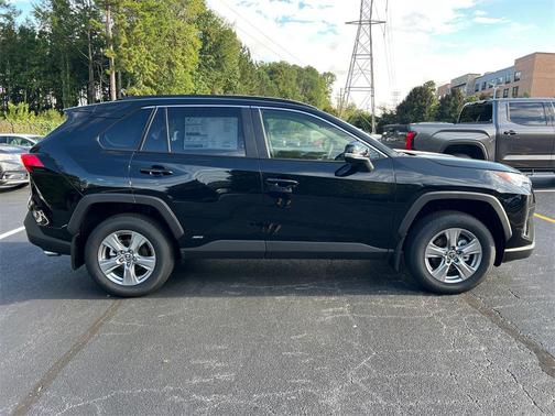 2025 Toyota RAV4 Hybrid LE