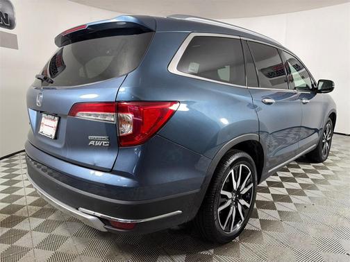 2019 Honda Pilot Touring 8-Passenger