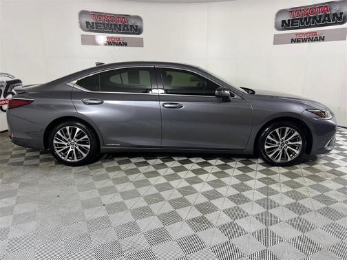2019 Lexus ES 300h Base