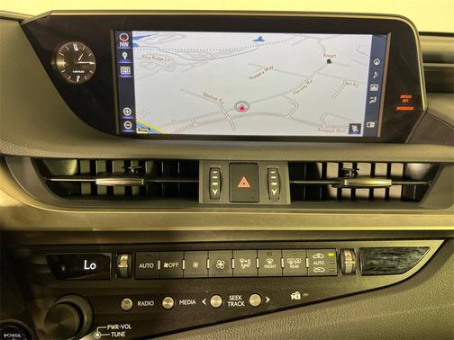 2019 Lexus ES 300h Base