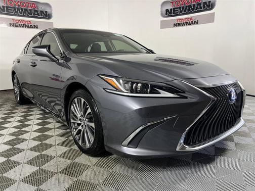 2019 Lexus ES 300h Base