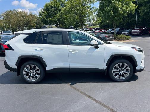 2025 Toyota RAV4 XLE Premium