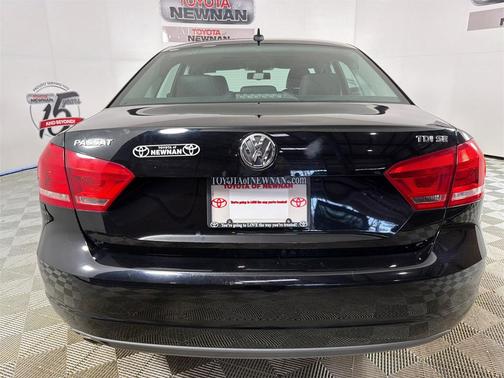2013 Volkswagen Passat 2.0 TDI SE w/ Sunroof