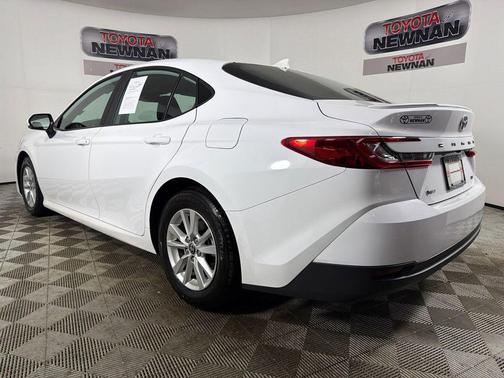 Ice 2025 Toyota Camry LE