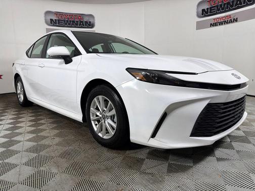 Ice 2025 Toyota Camry LE