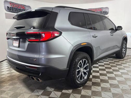 2025 GMC Acadia AWD AT4