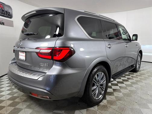 2021 INFINITI QX80 Luxe