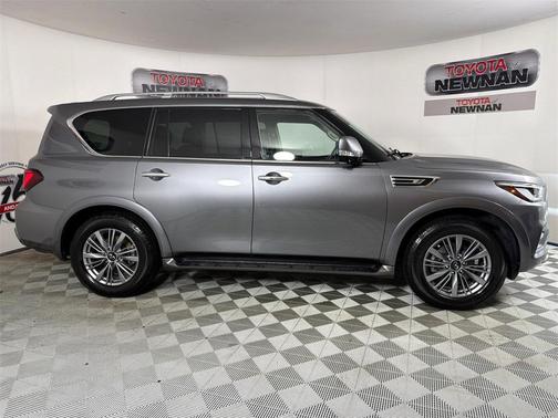 2021 INFINITI QX80 Luxe