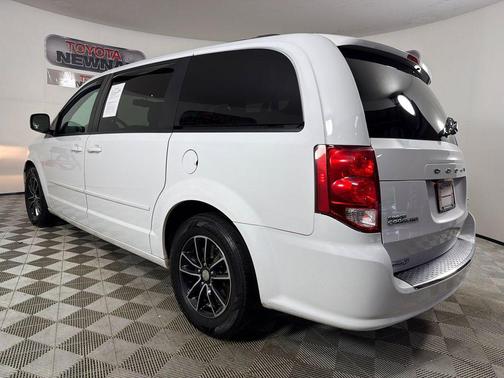 White Knuckle Clearcoat 2017 Dodge Grand Caravan GT