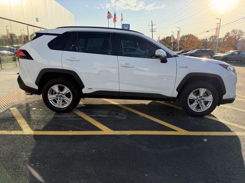 2021 Toyota RAV4 Hybrid XLE