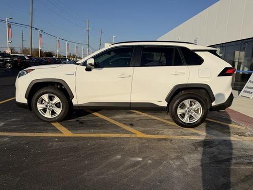 2021 Toyota RAV4 Hybrid XLE