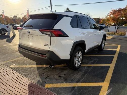 2021 Toyota RAV4 Hybrid XLE