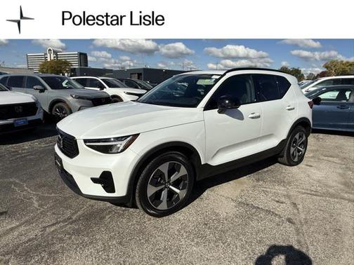 2024 Volvo XC40 B5 Core Dark Theme