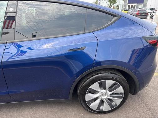 2022 Tesla Model Y Long Range Dual Motor All-Wheel Drive