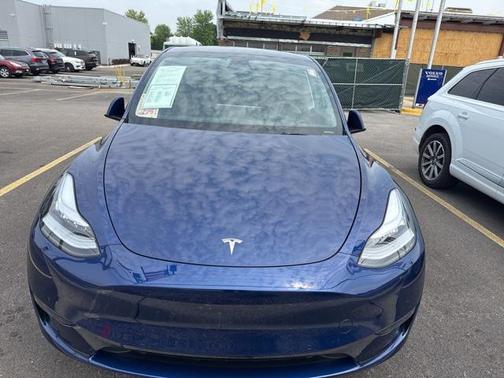 2022 Tesla Model Y Long Range Dual Motor All-Wheel Drive