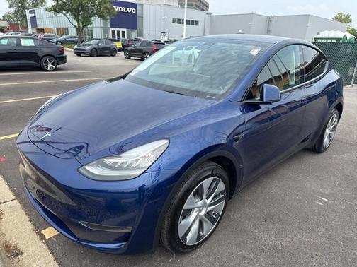 2022 Tesla Model Y Long Range Dual Motor All-Wheel Drive