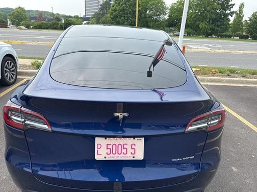 2022 Tesla Model Y Long Range Dual Motor All-Wheel Drive