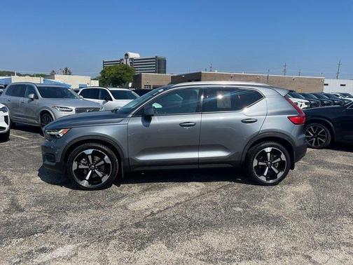 2019 Volvo XC40 T5 Momentum