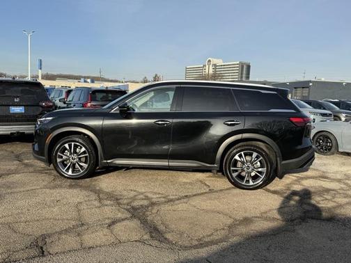 2022 INFINITI QX60 Luxe