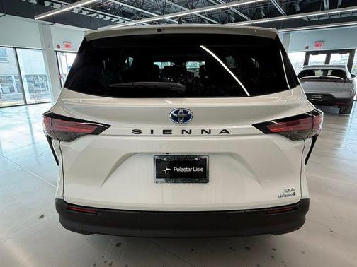 2021 Toyota Sienna XLE 7 Passenger