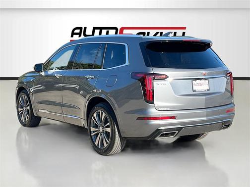 2022 Cadillac XT6 Premium Luxury FWD