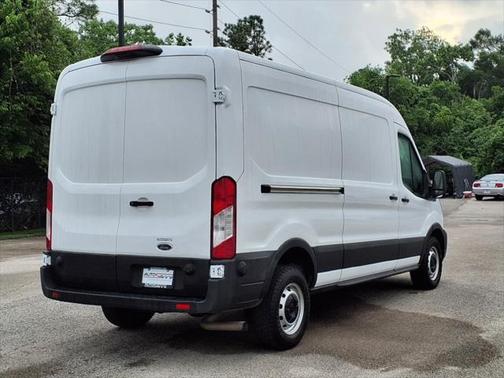 2022 Ford Transit-250 Base