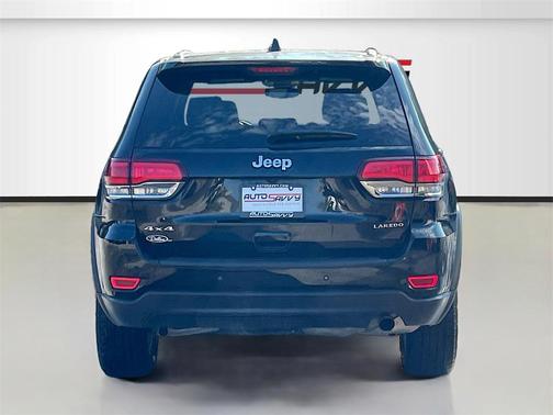 2022 Jeep Grand Cherokee Laredo