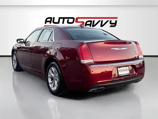 2022 Chrysler 300 Touring