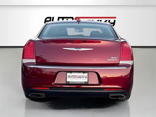 2022 Chrysler 300 Touring