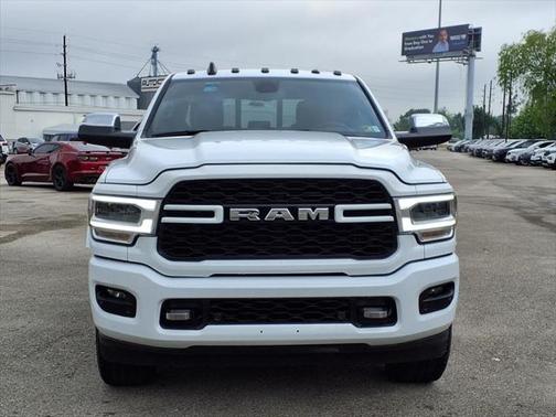 2022 RAM 2500 Laramie Crew Cab 4x4 6'4' Box