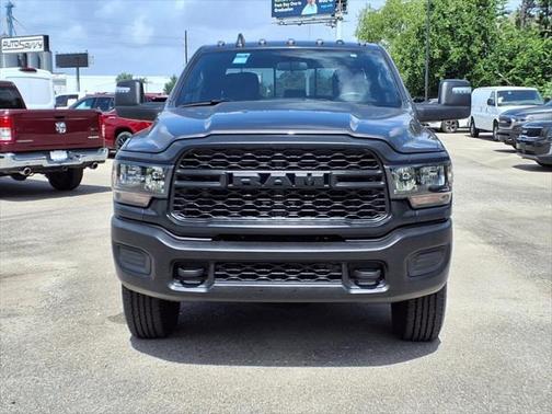 2024 RAM 2500 Tradesman Crew Cab 4x4 6'4' Box